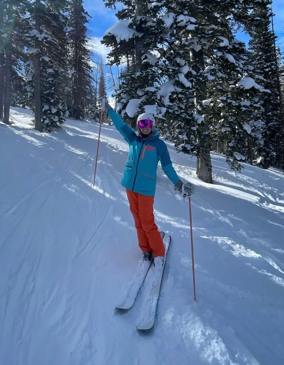 Patrice Power skiing